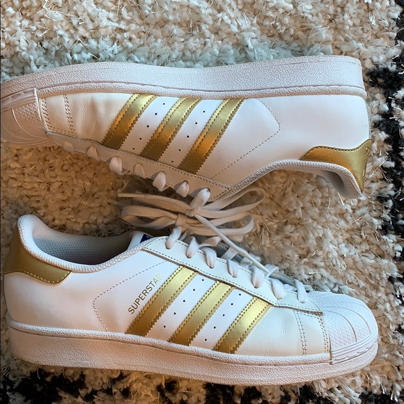 adidas Shoes - ADIDAS OLD SCHOOL SNEAKERS 🌟🌟